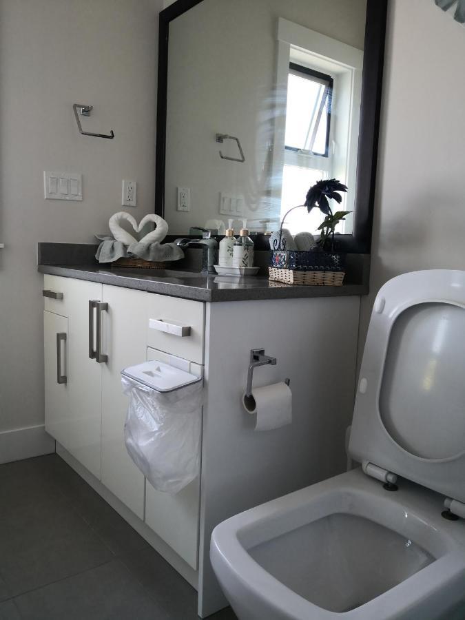 Delovely B&B White Rock Exteriör bild